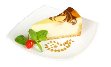 gurme dilim beyaz zemin üzerine cheesecake