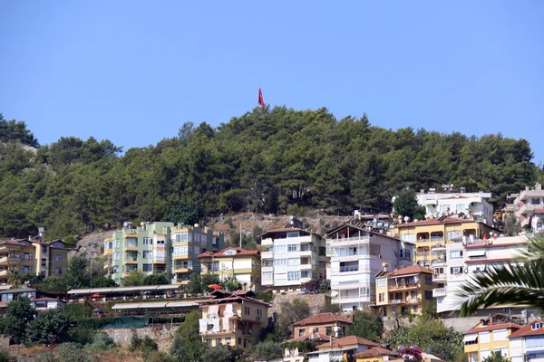 Port alanya und roter Ziegelturm — Stockfoto
