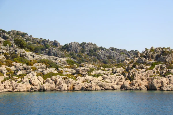 岩とトルコの海 — ストック写真
