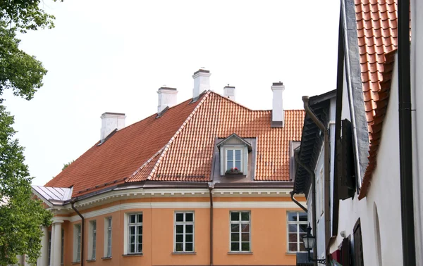 Casas antigas em Tallinn, Estonia — Fotografia de Stock