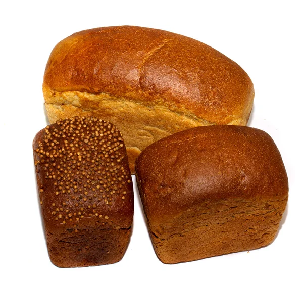 Loafs mąki pszennej i chleb żytni i na białym tle — Zdjęcie stockowe