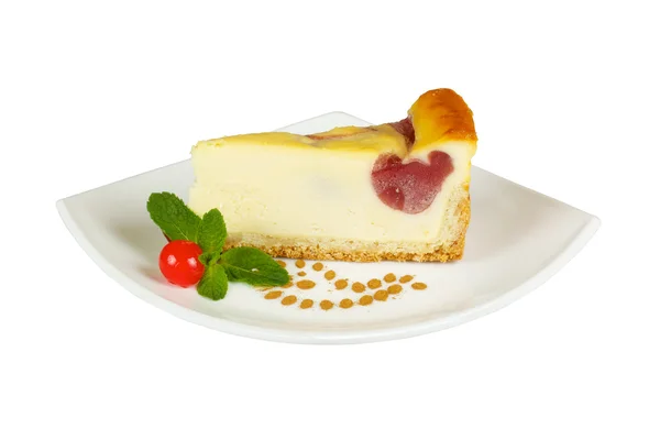 Gâteau au fromage isolé sur blanc — Photo