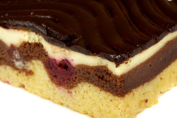 Whiped krém elszigetelt csokoládé torta — Stock Fotó