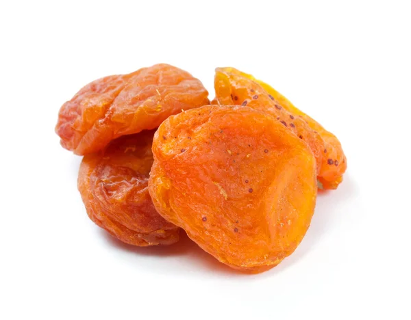 Сухі абрикосові фрукти на білому тлі . — стокове фото