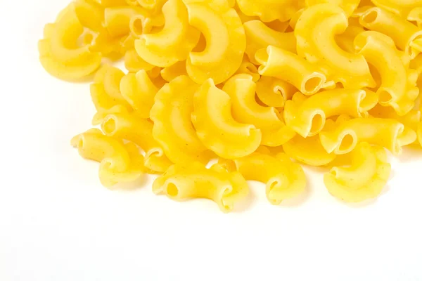 Tørket italiensk pasta på hvit bakgrunn – stockfoto