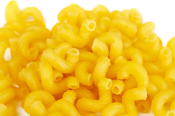 Gedroogde Italiaanse pasta op witte achtergrond — Stockfoto