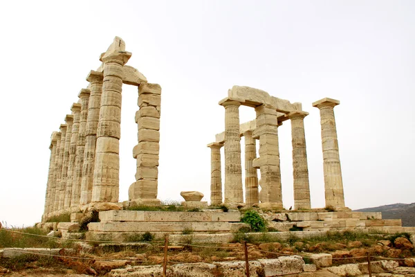 Храм Посейдона на мысе Сунион близ Афин, Греция — стоковое фото