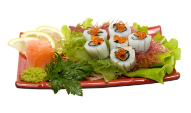 hazırlanan ve lezzetli sushi, sashimi