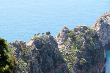 etkileyici cliff Türk sahil şeridi üzerinde