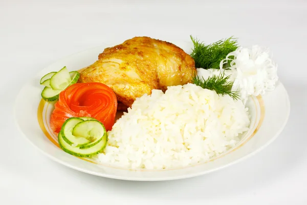 Aglio al vapore pollo e riso su piatto bianco — Foto Stock