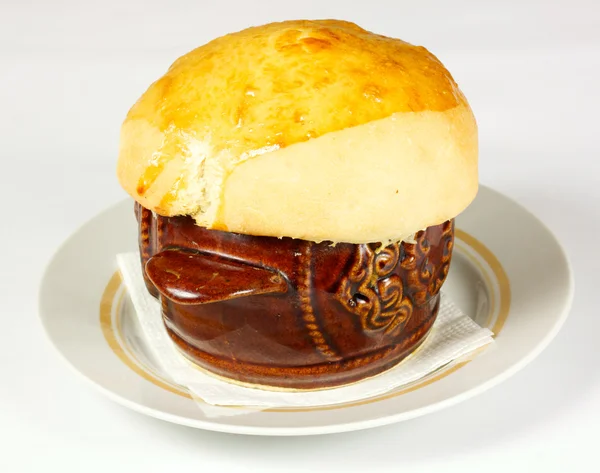 Zupy w garnku chleb na na białym tle — Zdjęcie stockowe