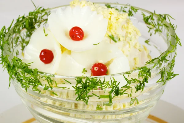 Vers gemaakt voorjaar ei salade met groenten — Stockfoto