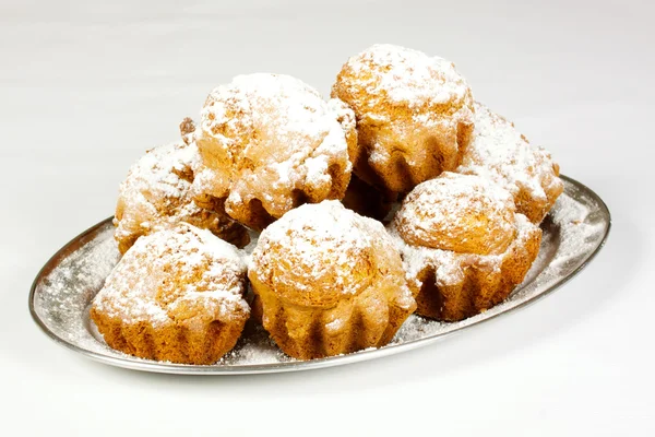 Muffinki na białym tle — Zdjęcie stockowe