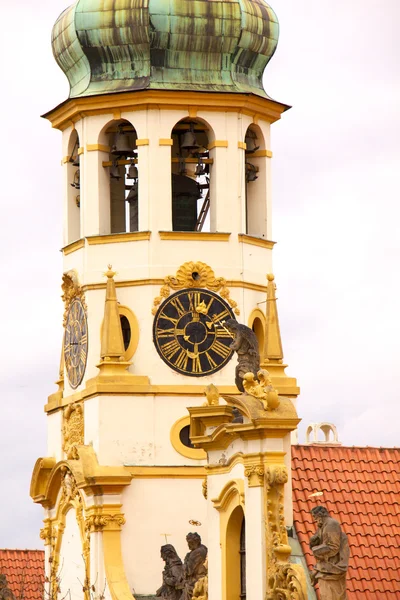 Παλιά Πράγα θέα στην πόλη - παλιά κτίρια — Φωτογραφία Αρχείου