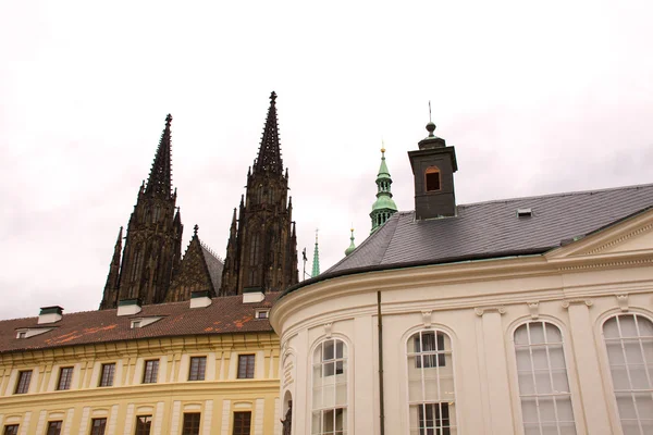 Alte Prager Stadtansichten - alte Gebäude — Stockfoto