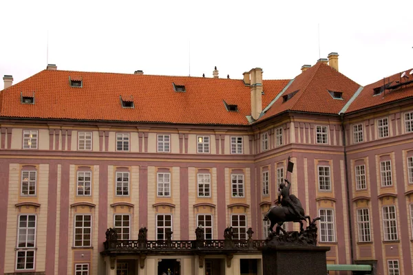 Vista de la ciudad de Praga antigua - edificios antiguos —  Fotos de Stock