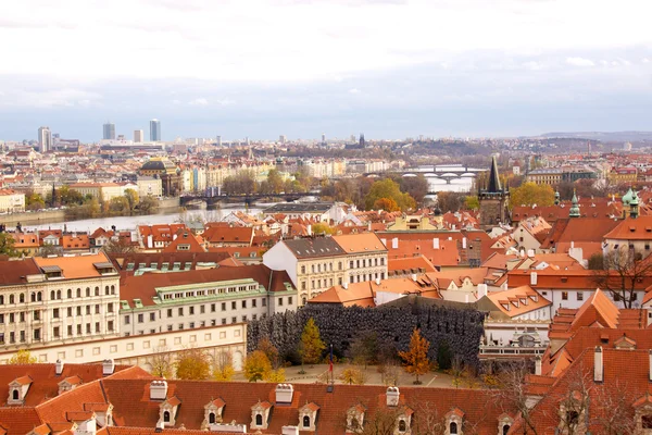 Uitzicht op de stad oude Praag — Stockfoto