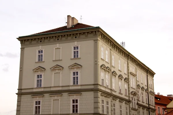 Gamla Prag stadsutsikt - gamla byggnader — Stockfoto