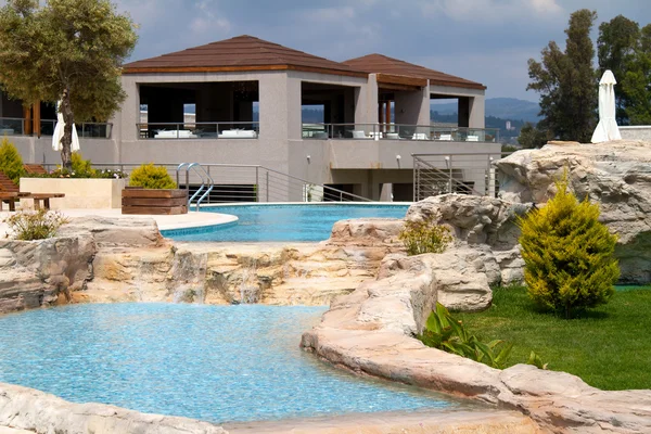 Piscina en villa de lujo, Rodas Grecia — Foto de Stock