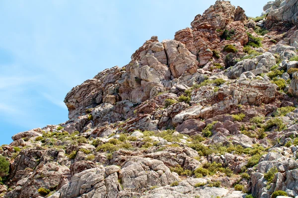 Alta montanha e rochas na Grécia Rhodes — Fotografia de Stock