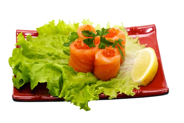 Rolo com salmão e caviar vermelho — Fotografia de Stock
