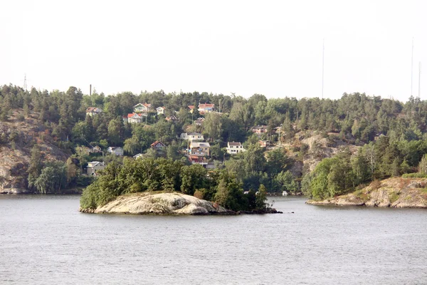 Magányos sziget a szigetcsoport Svédország — Stock Fotó