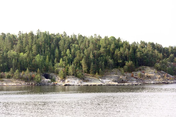 Lonely island i Sverige skärgården — Stockfoto