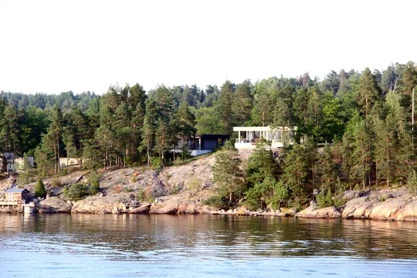 Isla solitaria en el archipiélago de Suecia —  Fotos de Stock