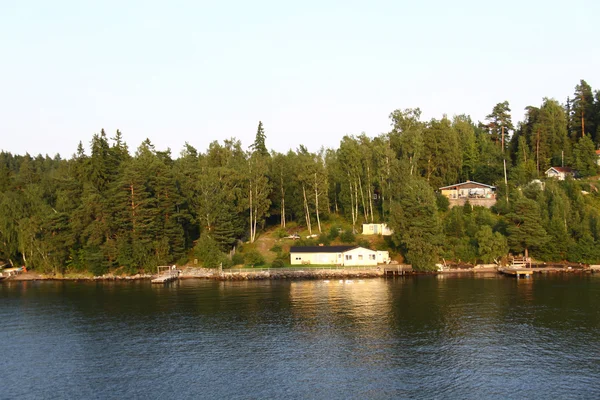 Ilha solitária no arquipélago da Suécia — Fotografia de Stock