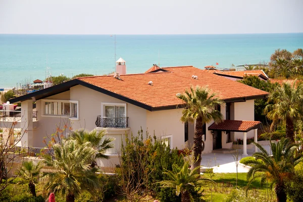 Luxus rezidencia Földközi-tenger partján Törökország — Stock Fotó