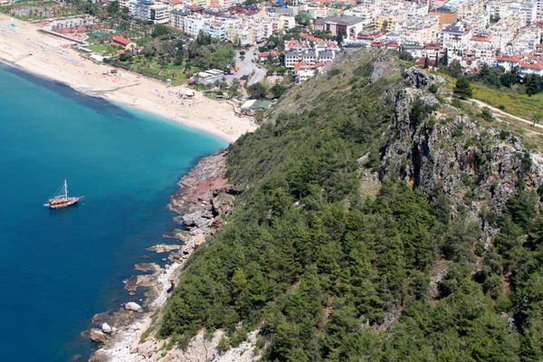 Alanya ciudad colina, costa del mar, Turquía —  Fotos de Stock