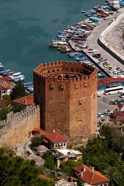 Kizil Kule (Torre Roja), enla ciudad turca de Alanya — Foto de Stock