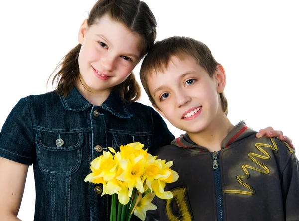 Mutlu çocuklar kız ve erkek kardeş — Stok fotoğraf