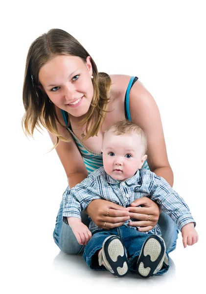 Mooie jonge vrouwen met haar zoon — Stockfoto
