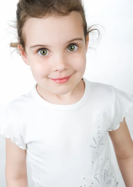 Retrato de una niña bonita — Foto de Stock