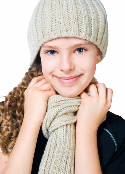 Malá holčička v čepici a šálu — Stock fotografie
