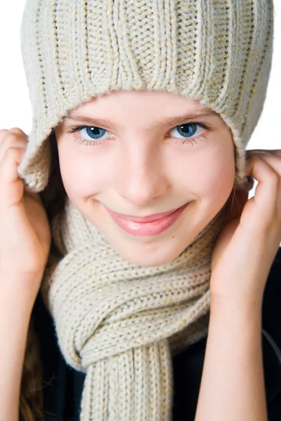 Bambina in berretto e sciarpa — Foto Stock