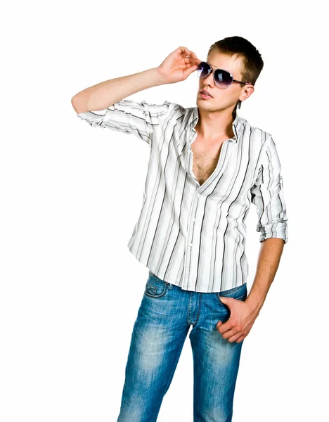 Jonge man met een zonnebril — Stockfoto