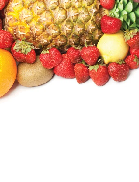Πολύχρωμο υγιή φρέσκα φρούτα. γυρίστηκε σε στούντιο — Φωτογραφία Αρχείου