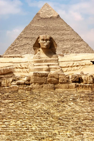 Sfinge e la Grande Piramide — Foto Stock