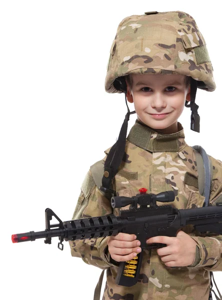Junger Soldat mit Gewehr — Stockfoto