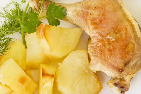Chiken with potatoes — Stock Photo, Image