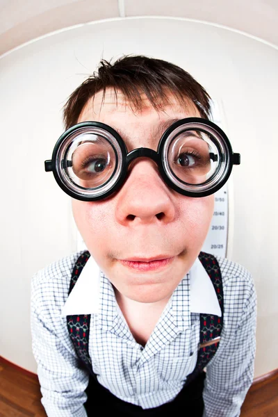 의사에서 사무실에서 안경을 착용 하는 사람 — 스톡 사진