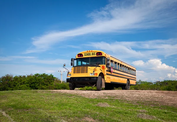 Школьный автобус — стоковое фото