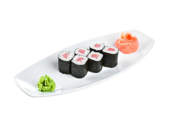 Sushi (Tekki Maki rullar) på en vit bakgrund — Stockfoto