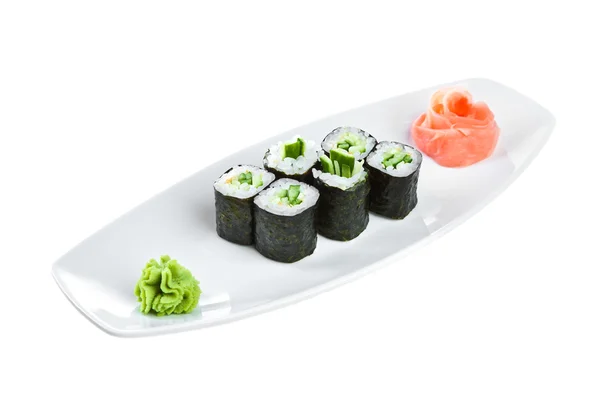 Sushi (Kappa maki roll) sobre fundo branco — Fotografia de Stock