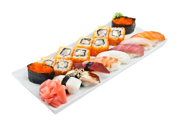 Sushi rolka na bílém pozadí — Stock fotografie