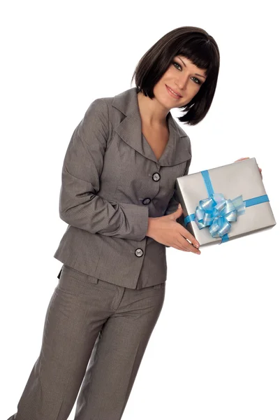 Graue Schachtel mit blauer Schleife als Geschenk — Stockfoto