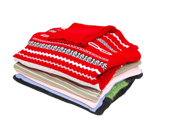 Komfortowe swetry kolorowy na białym. — Zdjęcie stockowe