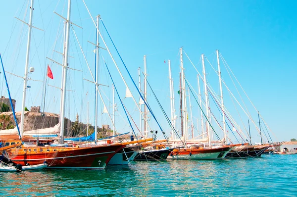 Jachty na bodrum' přístav (Turecko). — Stock fotografie